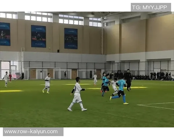 赵明剑与恩师程显飞携手大连青训，引领未来足球新篇章